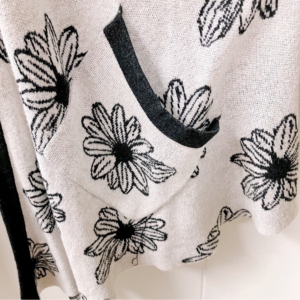 BELLDINI Womens Daisy Print Hooded Cardigan SIZE 2X Lo-Hi Hem Pockets - Picture 5 of 10
